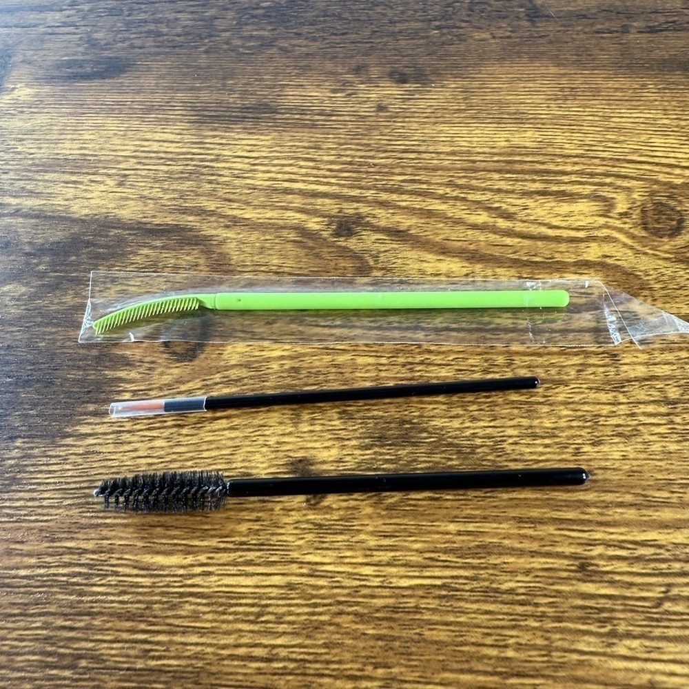 Green and Black Eyebrow Grooming Set